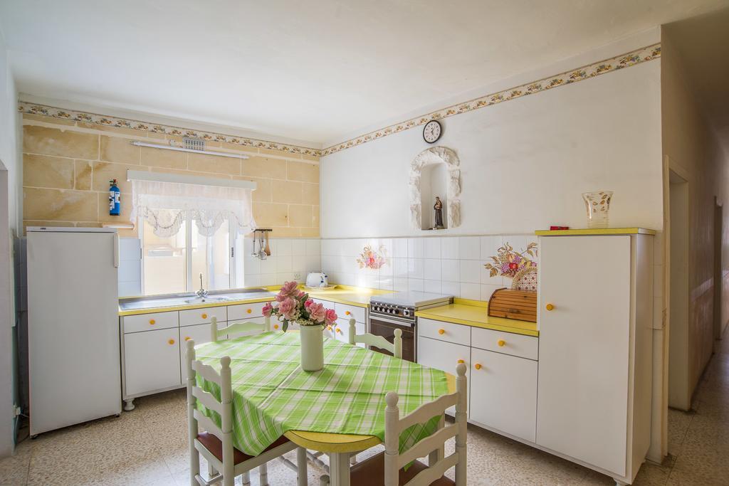 Ta' Karmni Apartman Marsalforn Kültér fotó